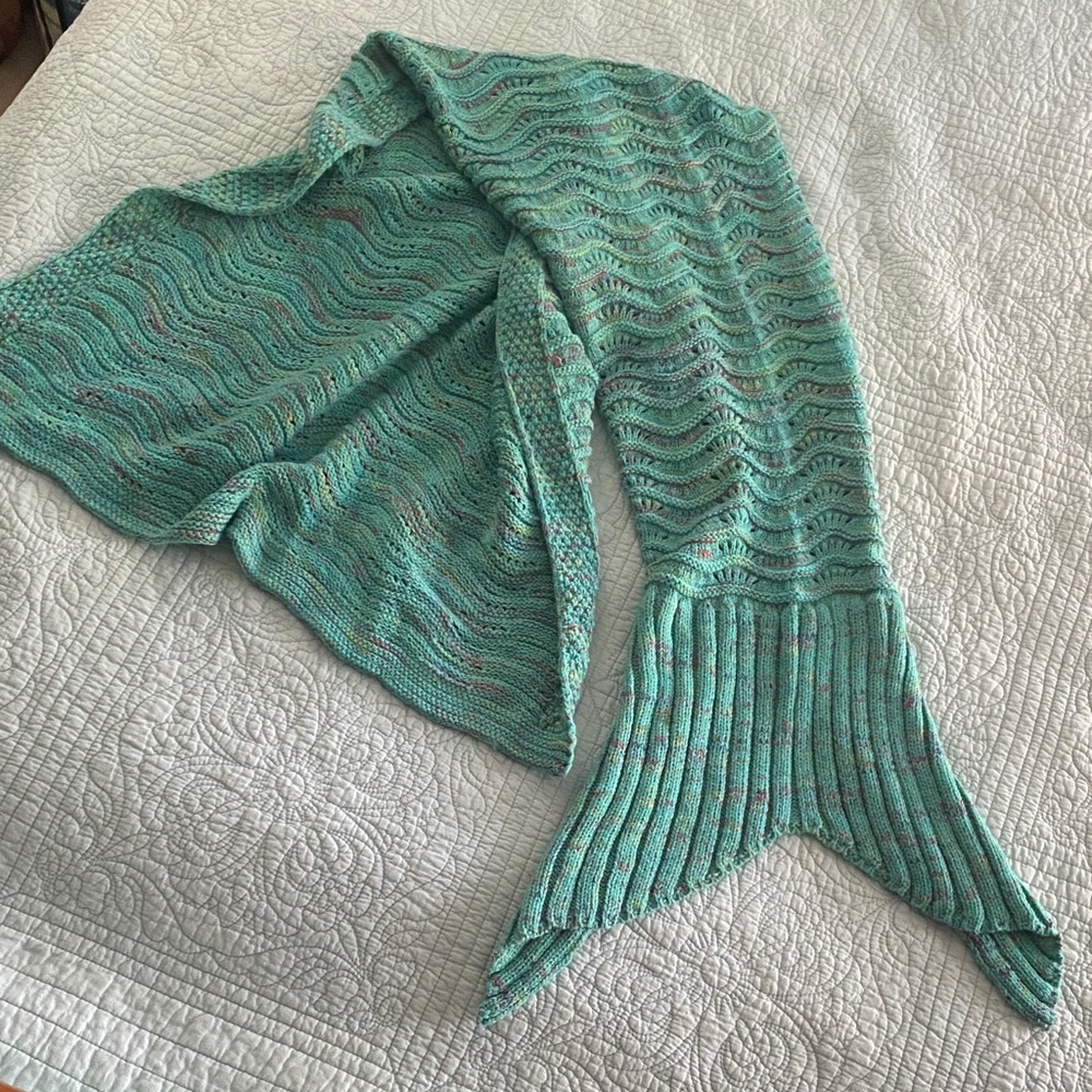 Teal Mermaid Tail Blanket